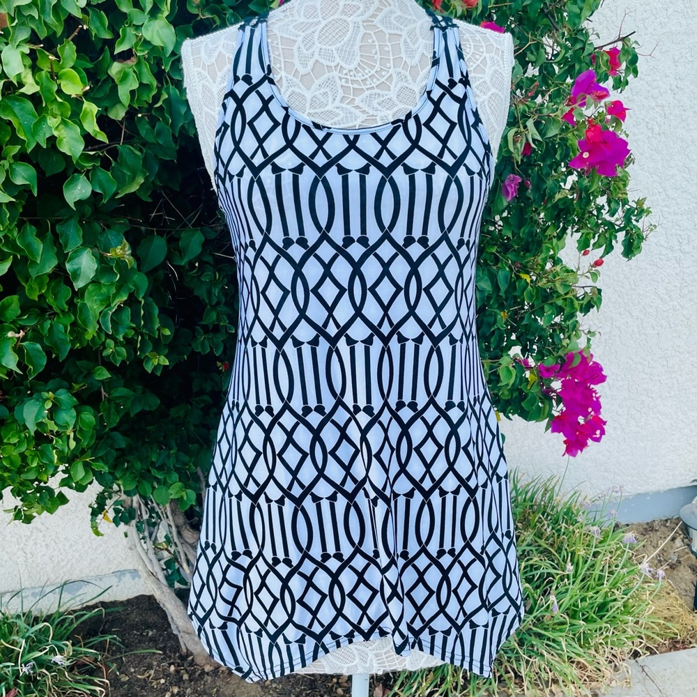 JULIA Black/White Floral Crocheted Back Tank w/Scarf Hem